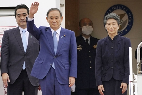 Thủ tướng Nhật Bản và Phu nhân đến Nội Bài, bắt đầu thăm chính thức Việt Nam