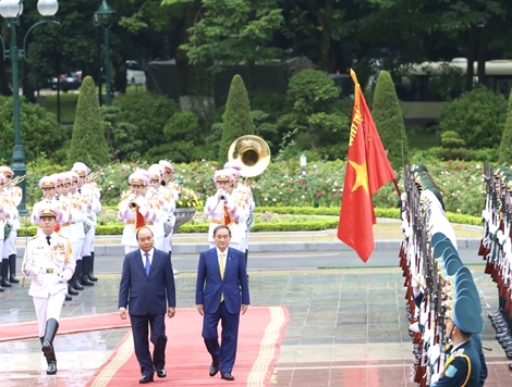 Thủ tướng Nguyễn Xuân Phúc chủ trì lễ đón Thủ tướng Nhật Bản Suga Yoshihide