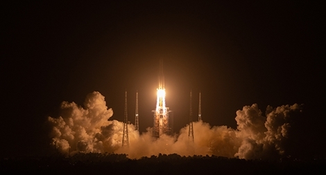 Trung Quốc phóng thành công tàu Hằng Nga 5 lên Mặt Trăng