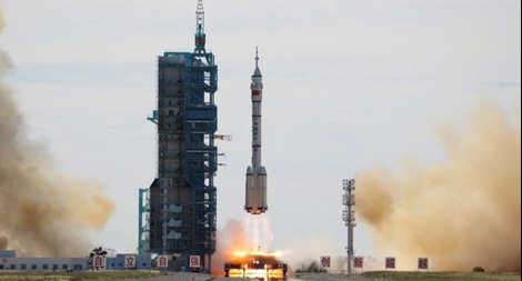 Trung Quốc phóng tàu vũ trụ Thần Châu 12