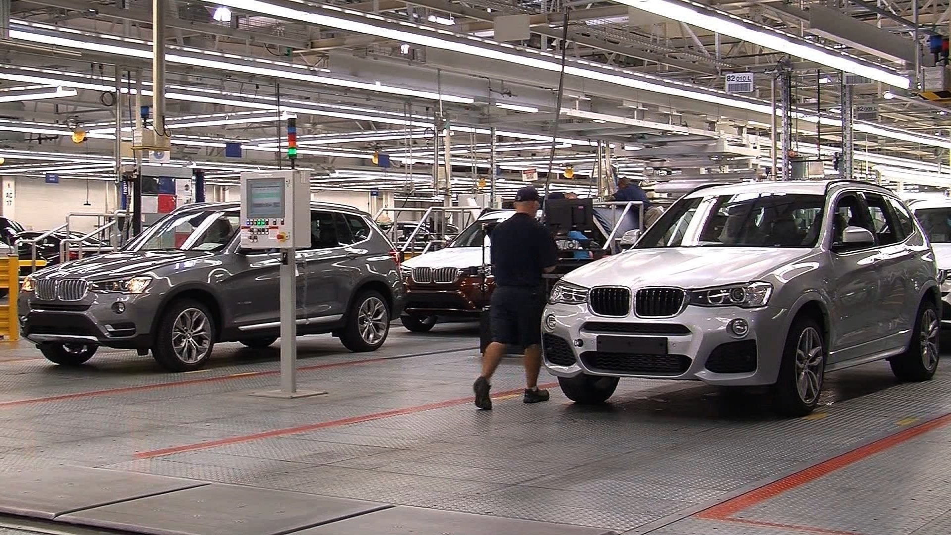 BMW vào tầm ngắm của Donald Trump