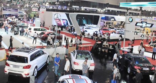 Thị trường ô tô Việt Nam tiếp đà sụt giảm