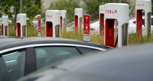 Toyota dứt tình với hãng xe điện Tesla