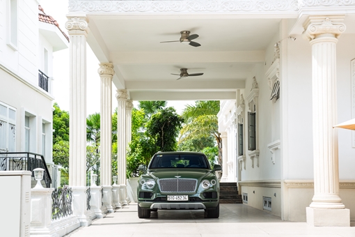 Cận cảnh Bentley Bentayga W12 Bespoke duy nhất tại Việt Nam