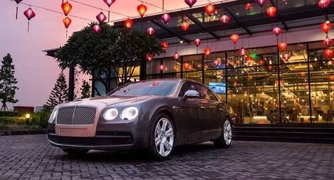 Cận cảnh Flying Spur V8 Duotone đầu tiên tại Việt Nam