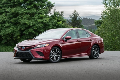 Toyota đưa Camry thế hệ 8 trở lại châu Âu