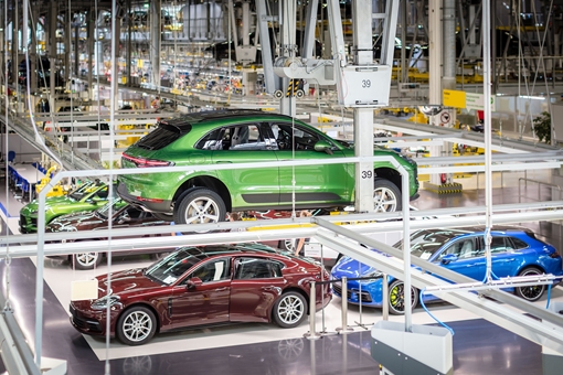 Thế hệ “hổ con” Porsche Macan vào... "mùa sinh sản"