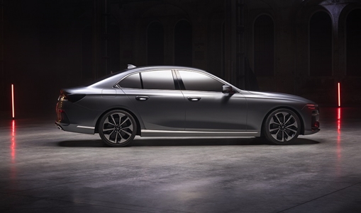  “Hãy đặt sự dè chừng với VinFast”