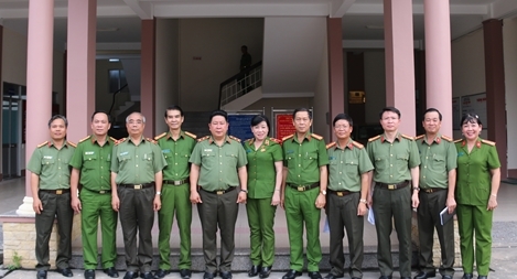 Thứ trưởng Bùi Văn Thành thăm và kiểm tra công tác Cảnh sát PCCC TP Cần Thơ