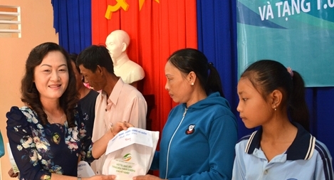 Gần 27 tỷ đồng chăm lo gia đình chính sách, hộ nghèo dịp Tết Nguyên đán 