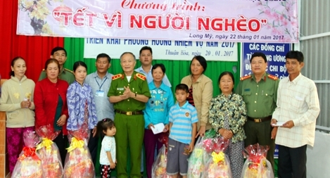 Mang xuân về vùng căn cứ cách mạng Long Mỹ (Hậu Giang) 