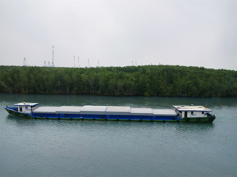 Tìm thấy sà lan cùng 3 thuyền viên Indonesia mất tích 