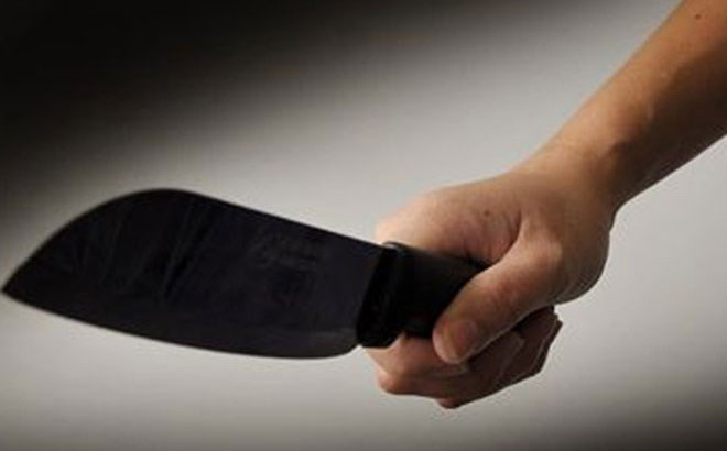 Ngáo đá chặn đường cướp xe trong lúc đi cùng bạn gái