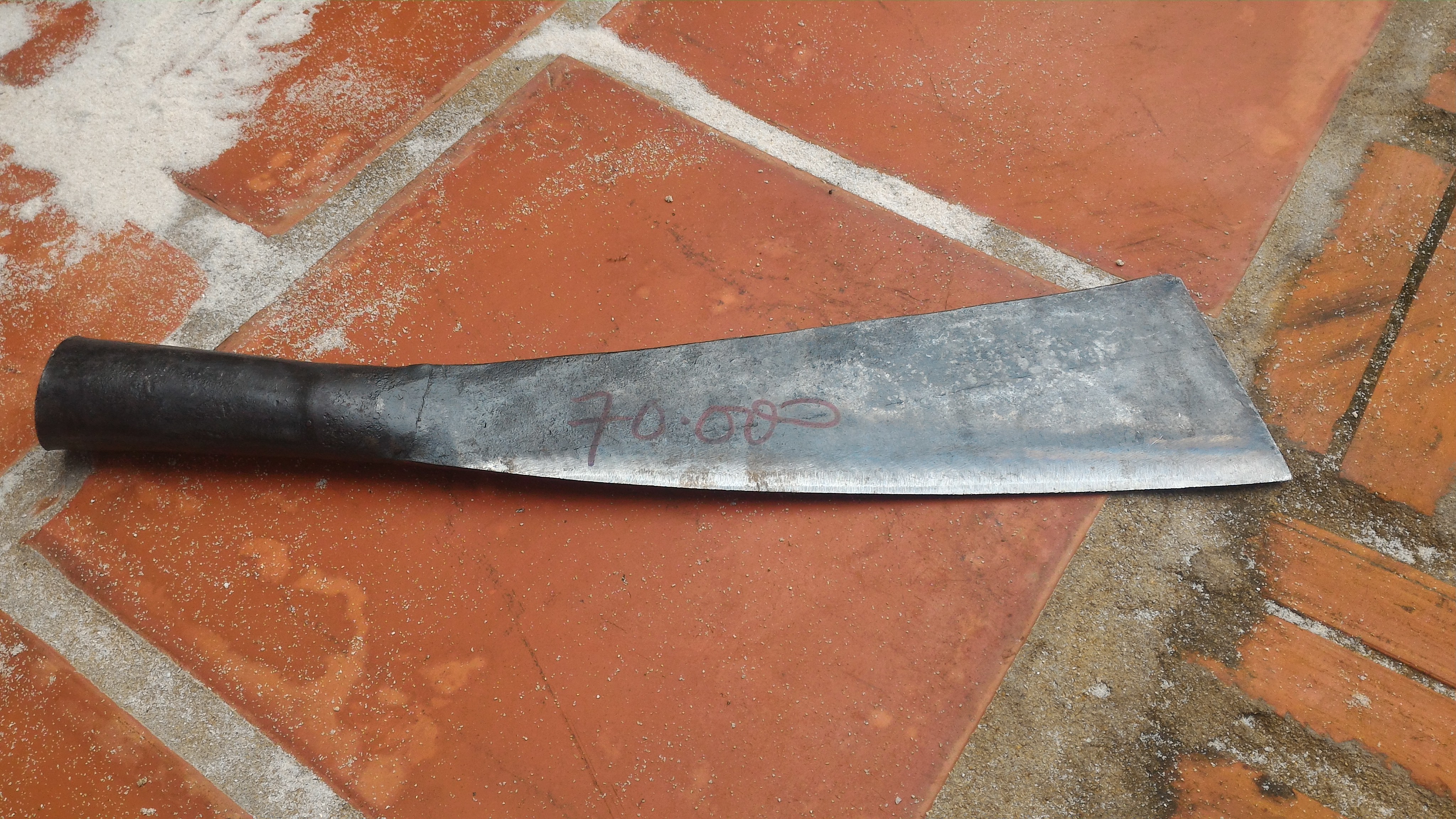 Kẻ lạ mặt chém chủ nhà nghỉ ở Phú Quốc rồi bỏ chạy