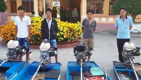 Bắt quả tang 6 đối tượng dùng điện bắt cá ở Bạc Liêu