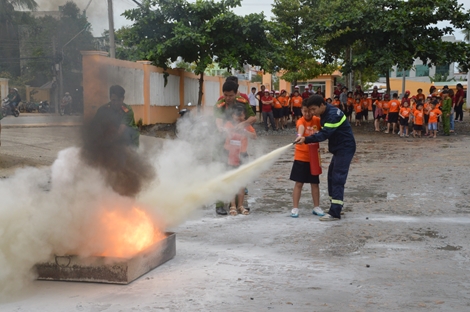 Học viên nhí hào hứng với lớp tập huấn PCCC