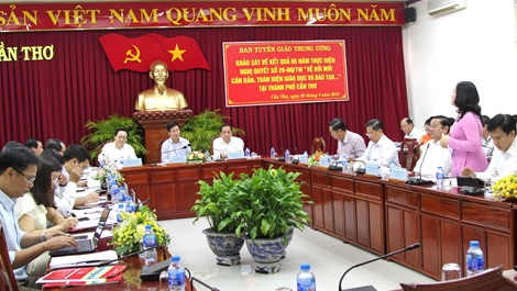 Đồng chí Võ Văn Thưởng làm việc tại Cần Thơ 