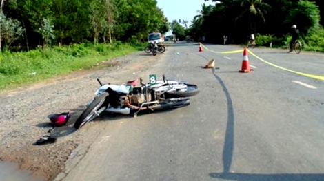 Tai nạn giao thông lúc rạng sáng, khiến 5 người thương vong