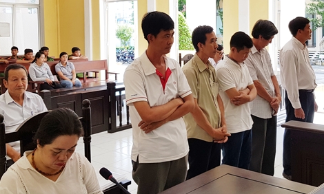 Nguyên Giám đốc Trung tâm khuyến công lãnh 3 tù do tham ô tài sản