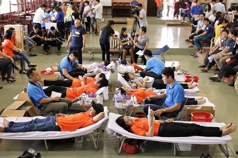 Tổng công ty Điện lực miền Nam hiến gần 1.800 đơn vị máu 