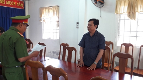 Bắt 2 cán bộ Phòng khám đa khoa ở Cà Mau do tham ô tài sản