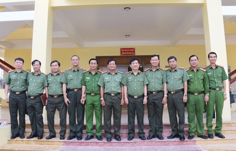 Công an tỉnh Bạc Liêu bố trí về xã 100% Công an chính quy 