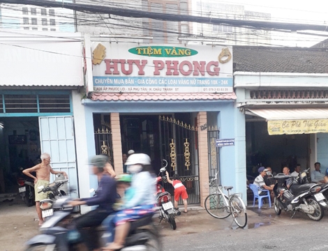 Nghi án trộm đột nhập tiệm vàng 