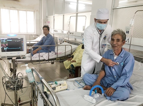 Phẫu thuật bắc cầu động mạch chủ không sử dụng máy tuần hoàn nhân tạo 