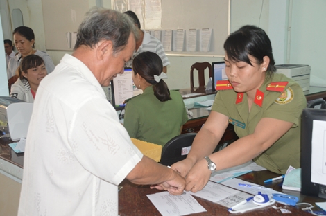 Đi đầu cải cách hành chính để phục vụ nhân dân tốt hơn