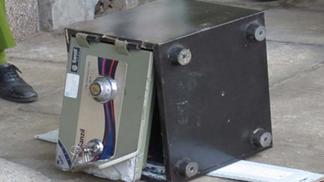 Ủy ban thị trấn Rạch Gốc bị mất trộm két sắt chứa 260 triệu đồng