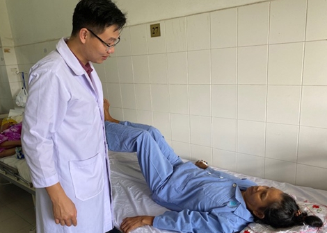 Thay thân đốt sống điều trị ung thư di căn chèn ép tủy đầu tiên ở ĐBSCL