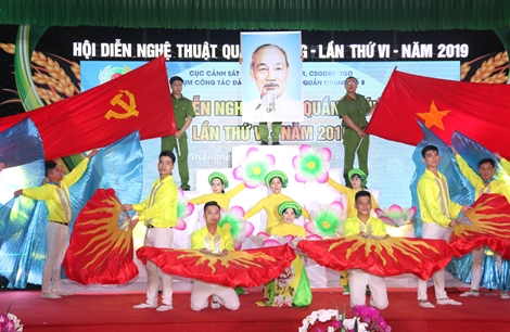 Hội diễn nghệ thuật quần chúng Cụm công tác Đảng và công tác quần chúng số 8