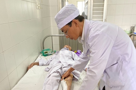 Cứu sống cụ bà 104 tuổi bị tắc mạch chi cấp 