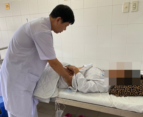 30 phút điều trị thành công cho bệnh nhân tiểu máu 6 tháng 