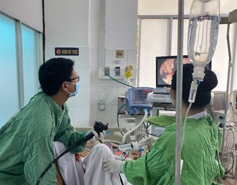 Cứu sống bệnh nhân bị xuất huyết tiêu hóa dưới ồ ạt