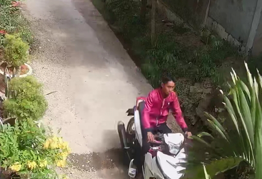 Tên trộm nhiều tiền án bị bắt vì chiếc camera bên đường