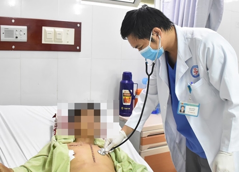 Nam thanh niên bị đâm thủng phổi được cứu sống 