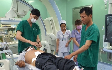 30 phút cứu sống bệnh nhân ngưng tim