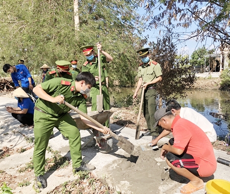 Tuổi trẻ Công an thị xã Giá Rai tình nguyện vì cộng đồng