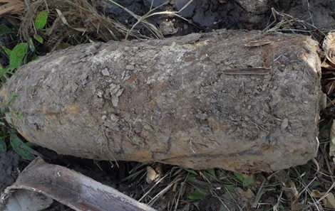 Cải tạo đất, phát hiện đầu đạn pháo "khủng" còn thuốc nổ