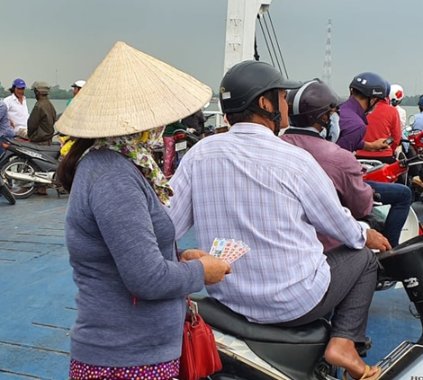 Không để người bán vé số bị đói khi nghỉ bán