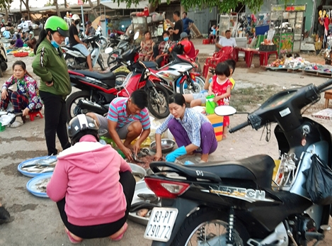 Chợ cóc và nỗi lo dịch bệnh COVID-19