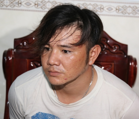 Tàng trữ “hàng đá” cùng nhiều hung khí nguy hiểm 