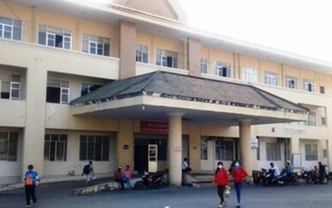 Bán hàng rong cho bệnh nhân nhiễm COVID-19