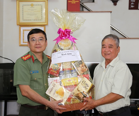 Công an tỉnh Sóc Trăng tri ân cán bộ Công an lão thành 