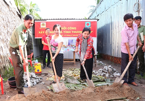 Khởi công xây dựng “Nhà tình thương 19/8” tặng gia đình chính sách