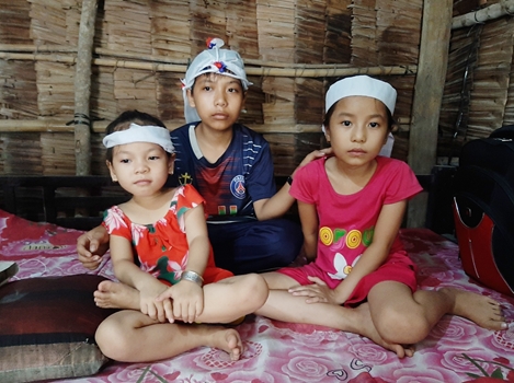 Cha mẹ mất do tai nạn, bỏ lại 3 con thơ dại