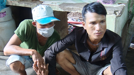 Bắt quả tang 5 đối tượng sử dụng ma túy, tàng trữ hung khí nguy hiểm