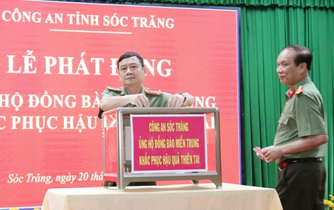 Công an Sóc Trăng ủng hộ đồng bào miền Trung khắc phục hậu quả thiên tai