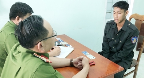 Giả danh Công an để làm quen với bạn gái trên mạng cho... oai